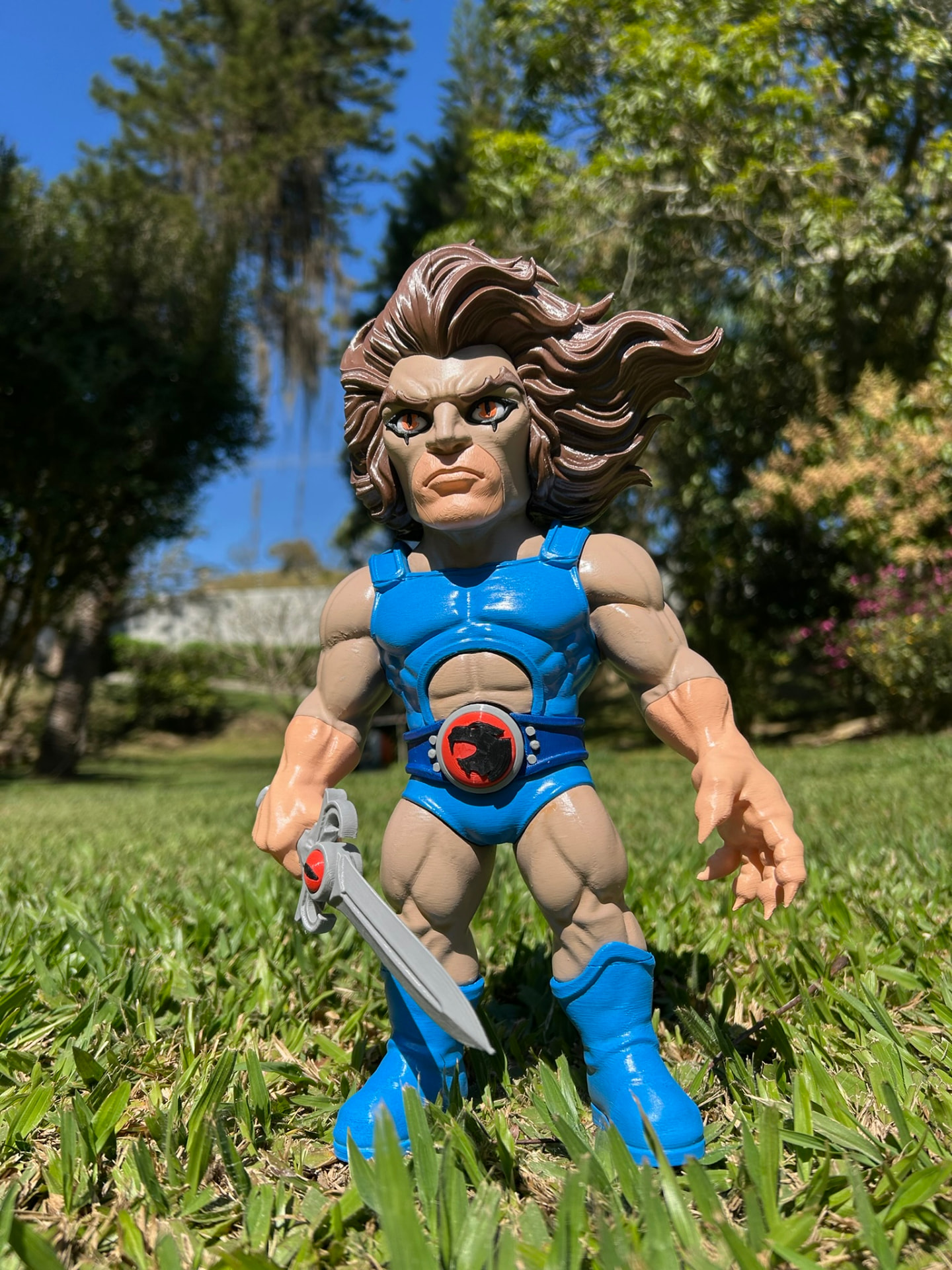 Action figure colecionável FanAction com detalhes em alta resolução